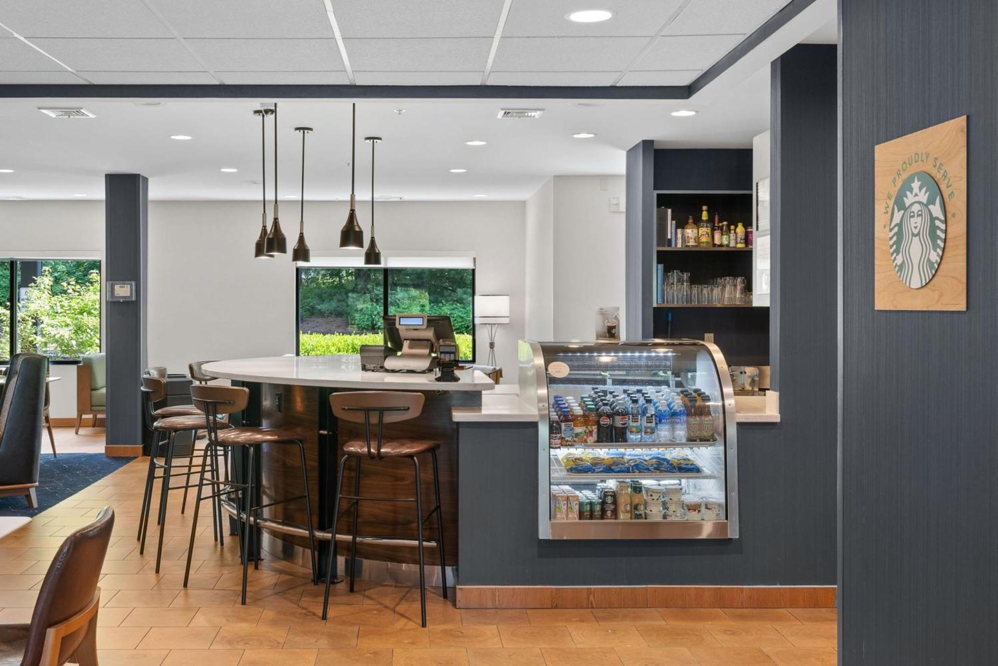 Отель Courtyard Burlington Williston Экстерьер фото