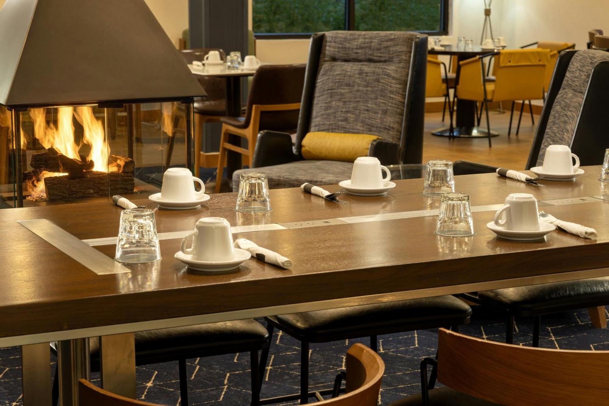 Отель Courtyard Burlington Williston Экстерьер фото